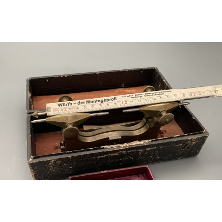 Depthing Tool with Box